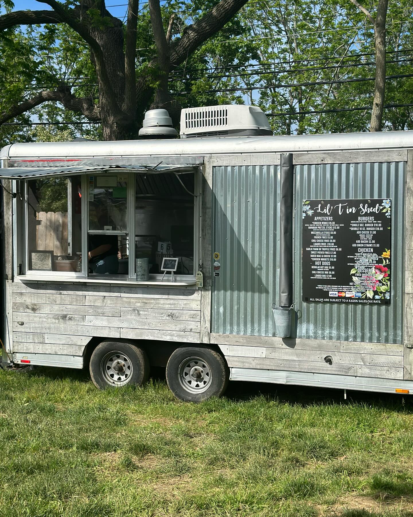 Lil Tin Shed food truck